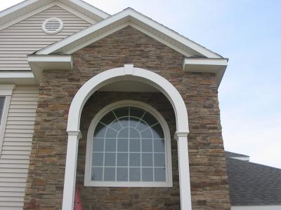 recessed-foyer-window-with-stone-surround